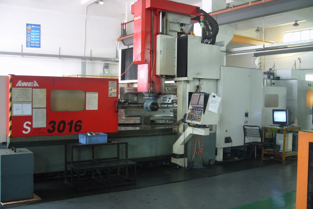 CNC Milling Machine Center